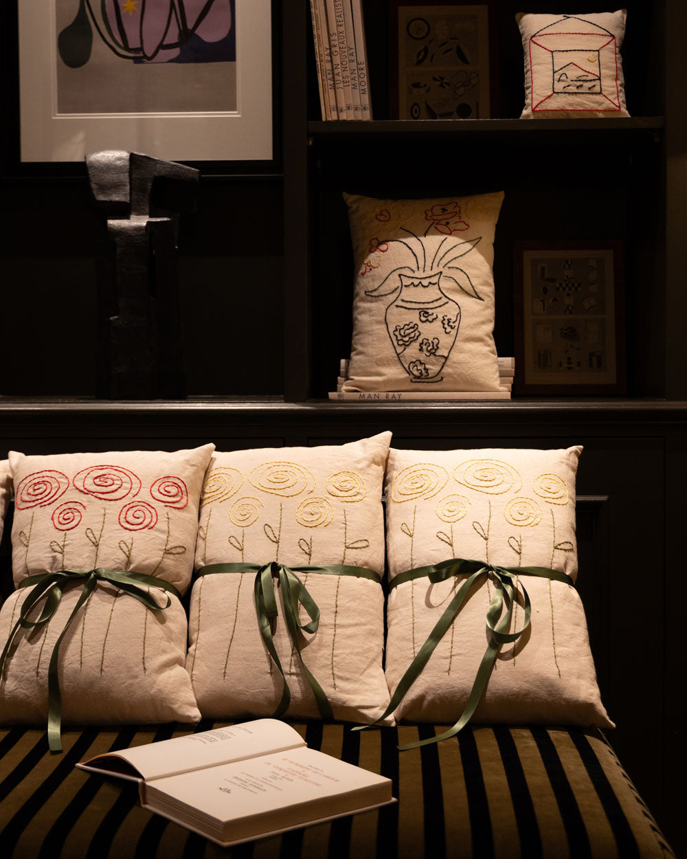 "Bouquet de Roses" Cushion - Yellow