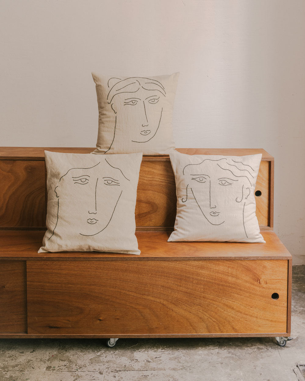 "Eiréné" Cushion Cover