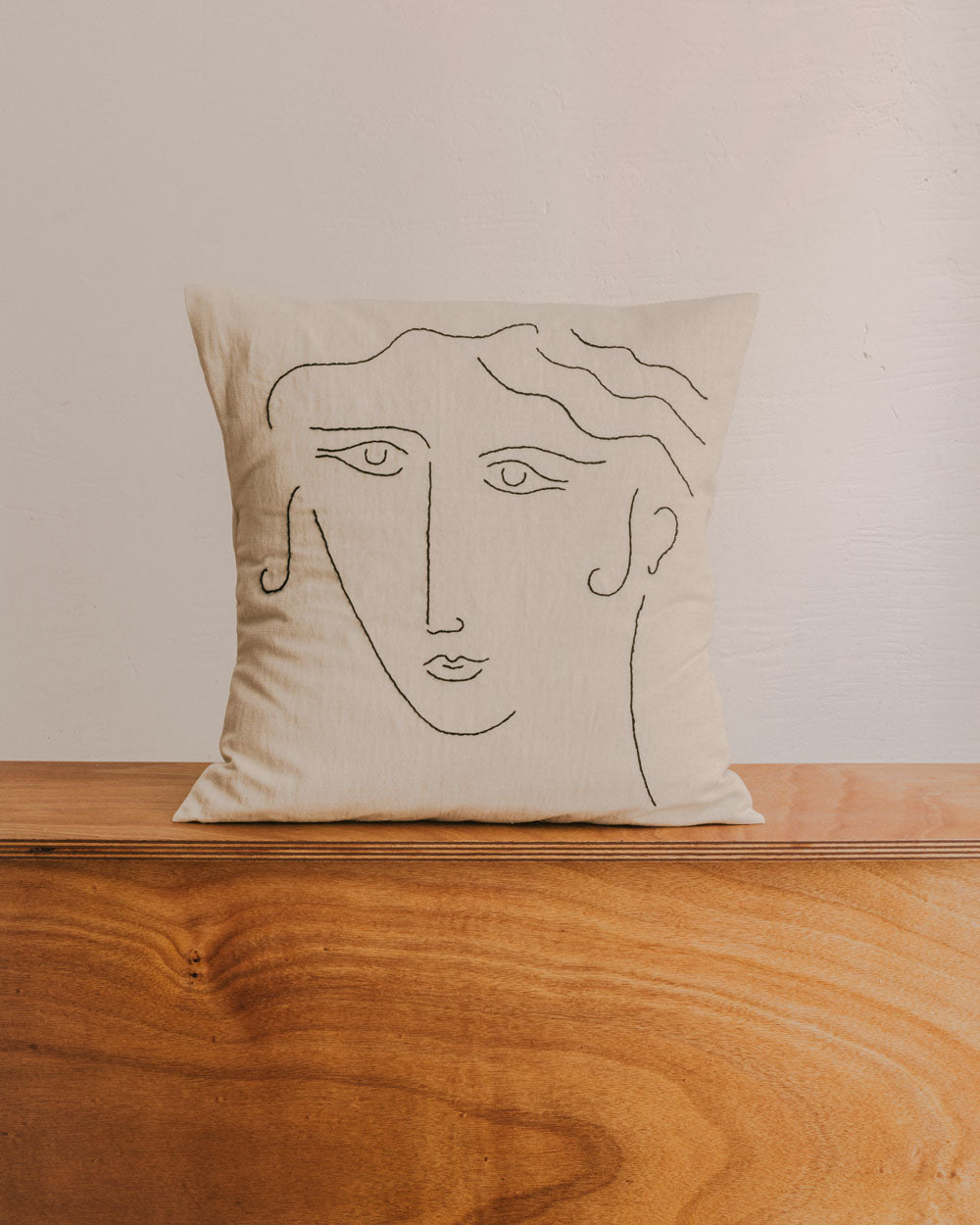 "Eiréné" Cushion Cover