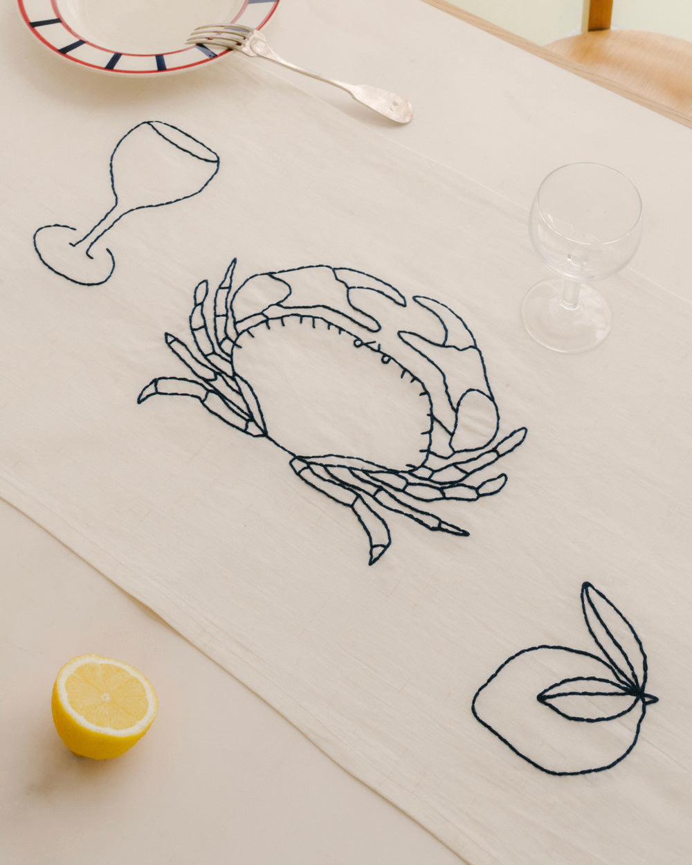 Chemin de la Mer Table Runner