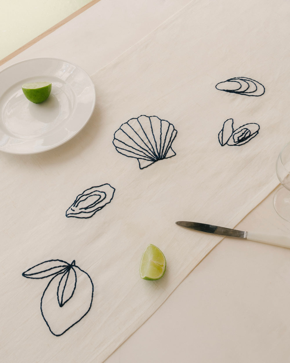 Chemin de la Mer Table Runner