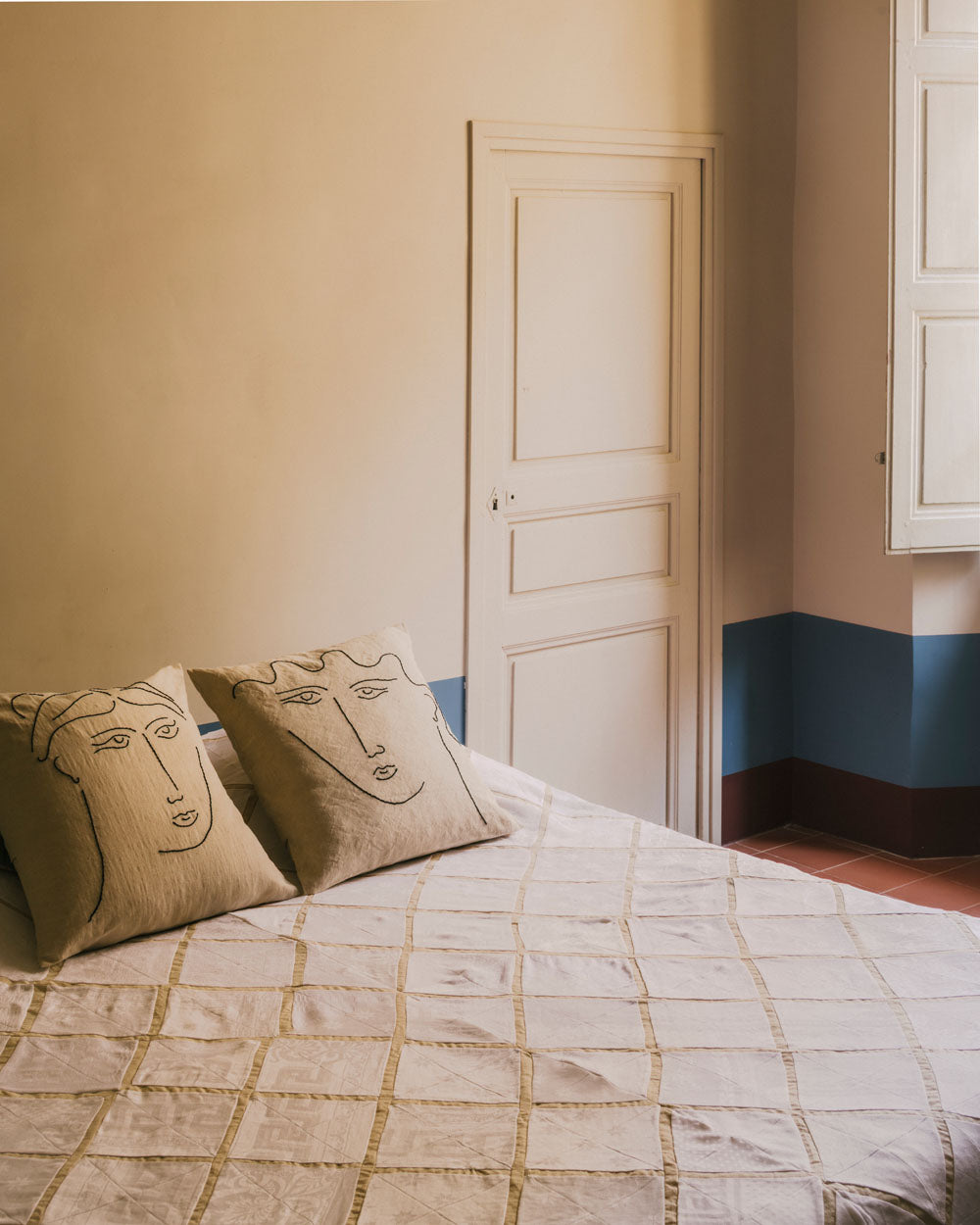 Jeté de Lit Grillage de "A Well-Dressed Apartment" 