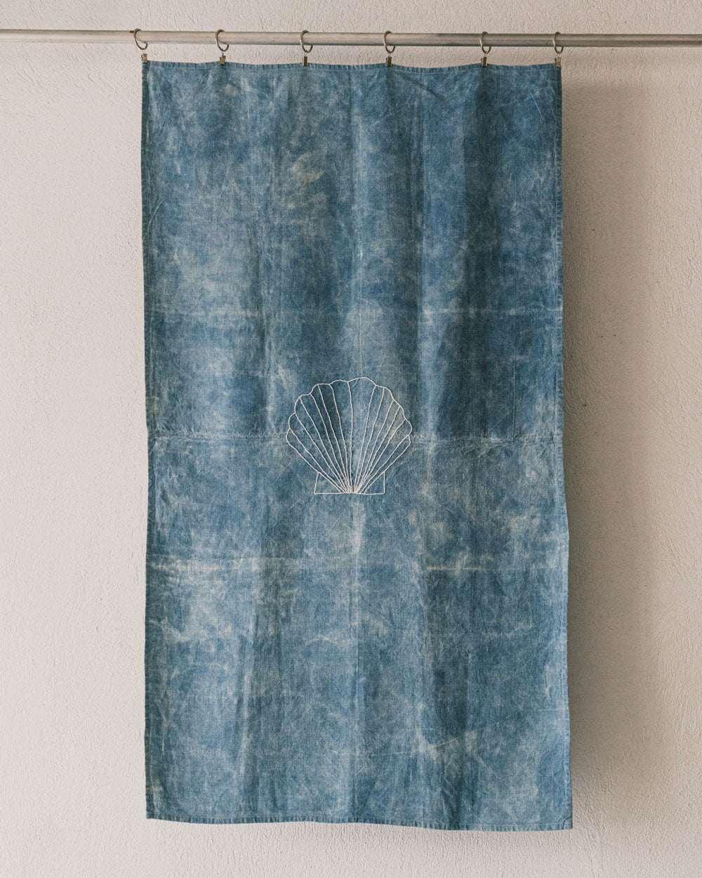 Scallop Centerpiece/Curtain
