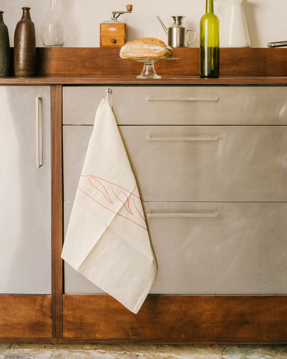Main, Pain, Couverts Tea Towels - Red